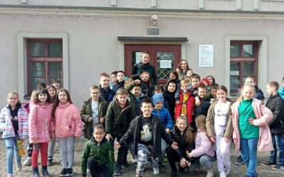 УЧЕНИЦИ ТРЕЋЕГ РАЗРЕДА ОБИШЛИ КУЛТУРНЕ И ВЈЕРСКЕ УСТАНОВЕ НАШЕГ ГРАДА