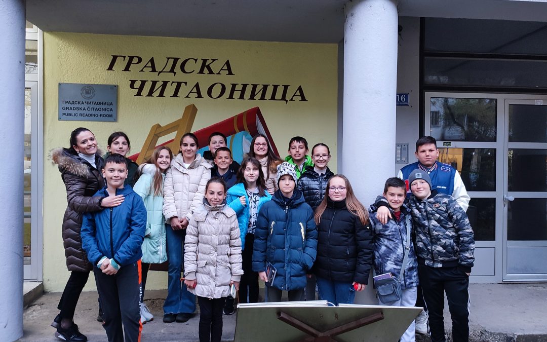 Дружење ученика петог разреда наше школе са књижевником Урошем Петровићем