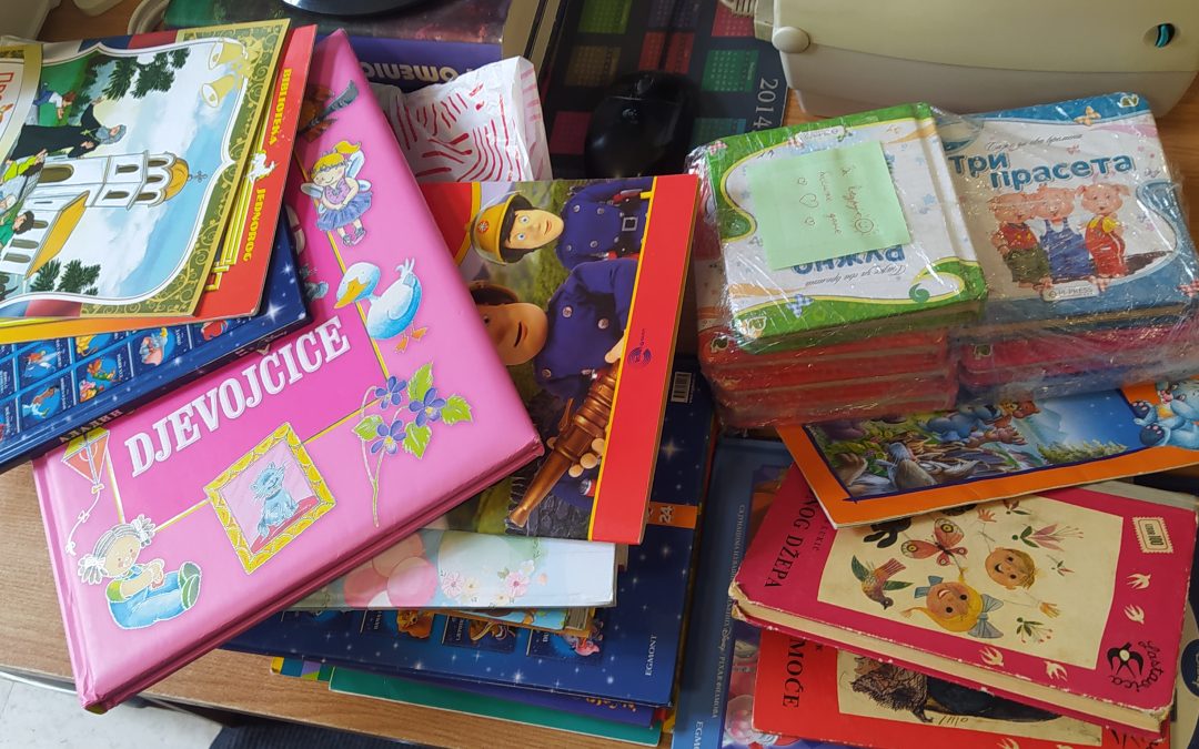 УЧЕШЋЕ У АКЦИЈИ „ДАРУЈ СЛИКОВНИЦУ, ОБРАДУЈ ДРУГАРЕ!“